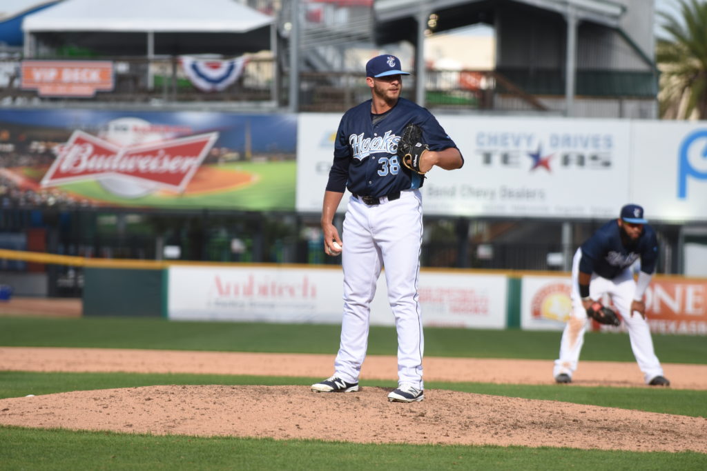 Corpus Christi Hooks - The Queen in Between