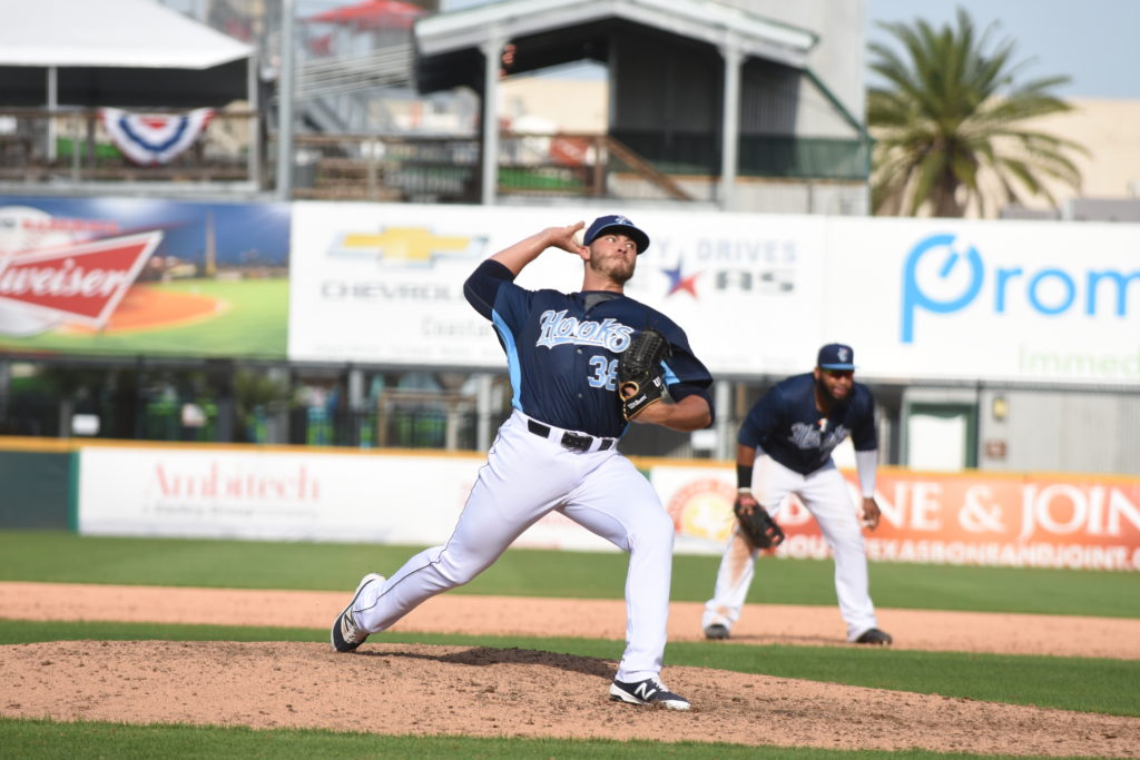 Corpus Christi Hooks - The Queen in Between