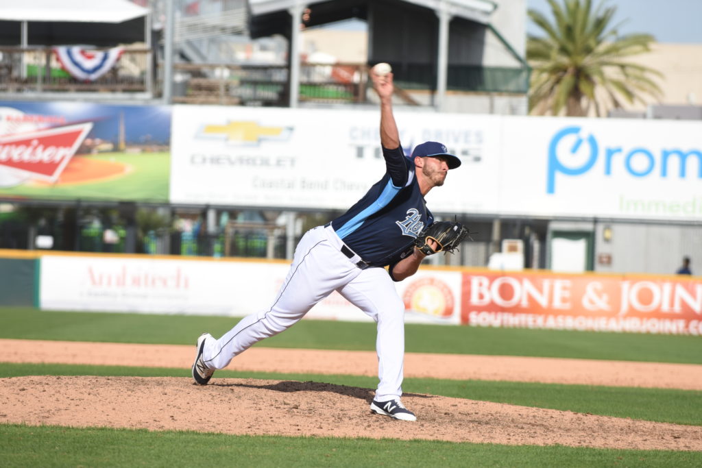 Corpus Christi Hooks - The Queen in Between