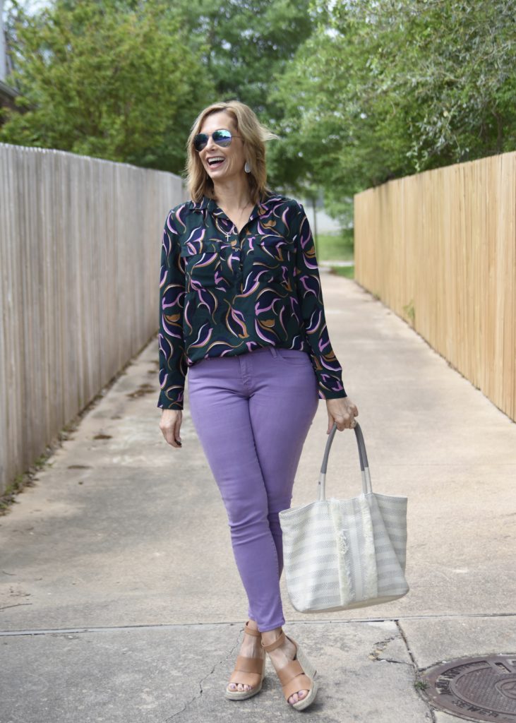 Tips to Wear Lavender Jeans #coloreddenim