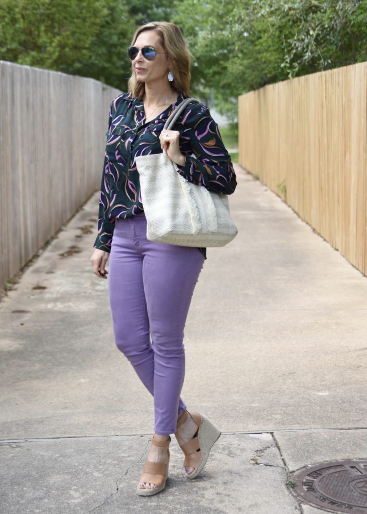 Tips to Wear Lavender Jeans #coloreddenim