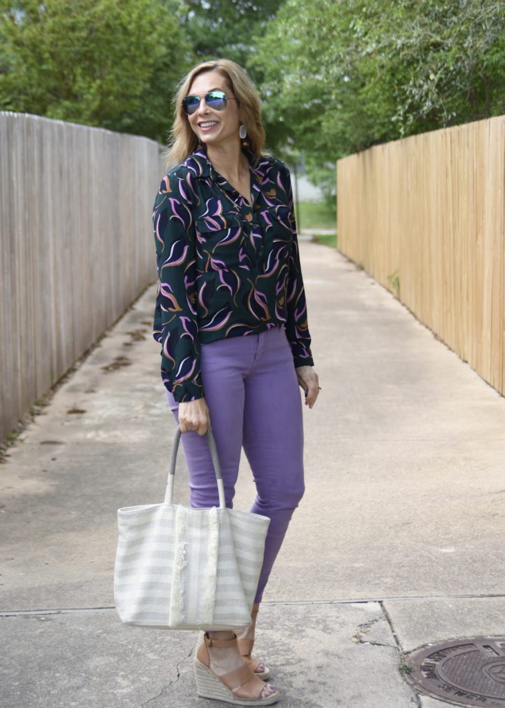 Tips to Wear Lavender Jeans #coloreddenim