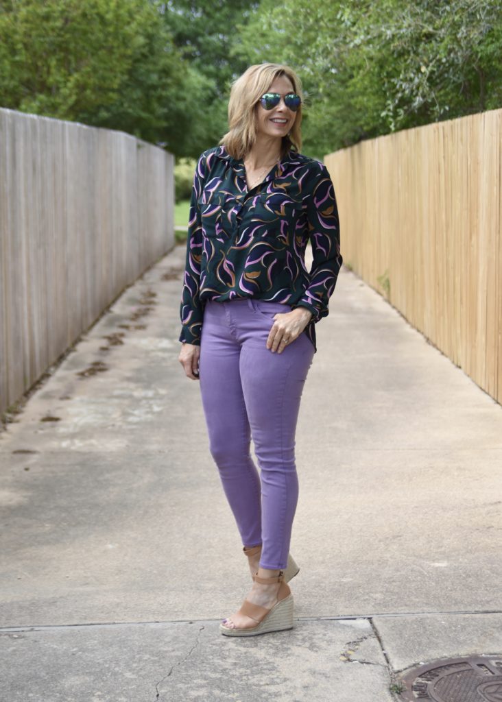 Tips to Wear Lavender Jeans #coloreddenim