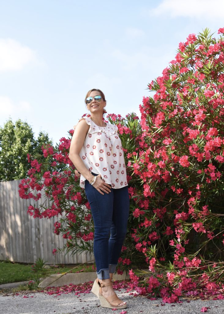 Flutter Sleeves and Cropped Jeans #springstyle 