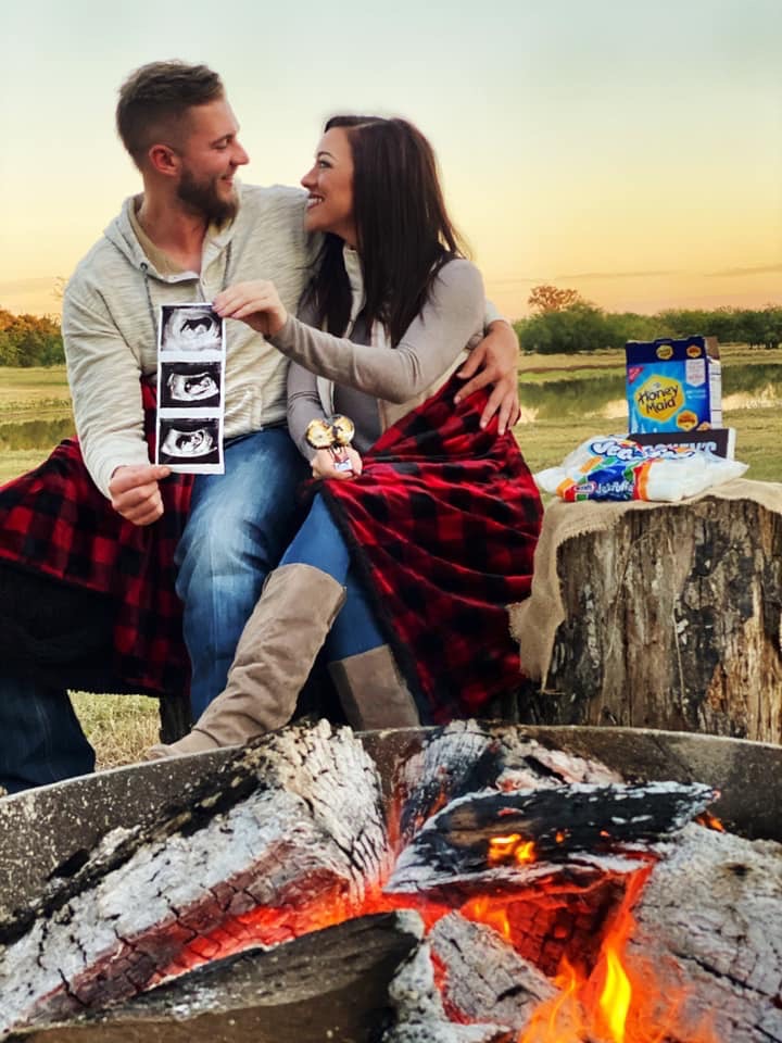 S'more love on the way - Pregnancy Announcement #happycamper #pregnancy #parenting