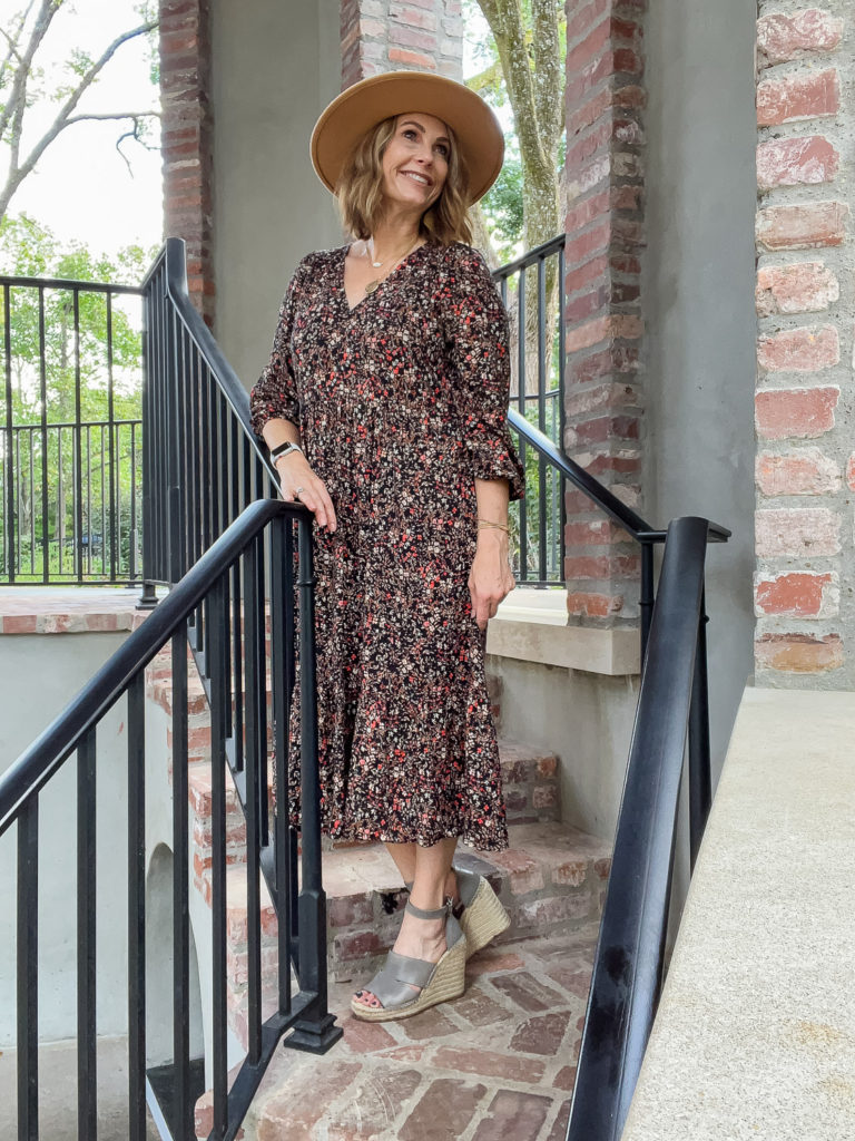 Floral Dress #fallfashion #oldnavystyle #cheekwoodbontanical #nashville